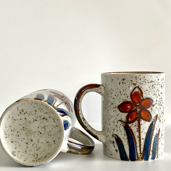 Mid Century Speckled Mugs - Picture 2 of 5